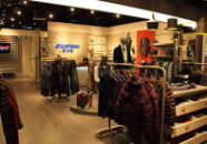 威仕龍休閑店面